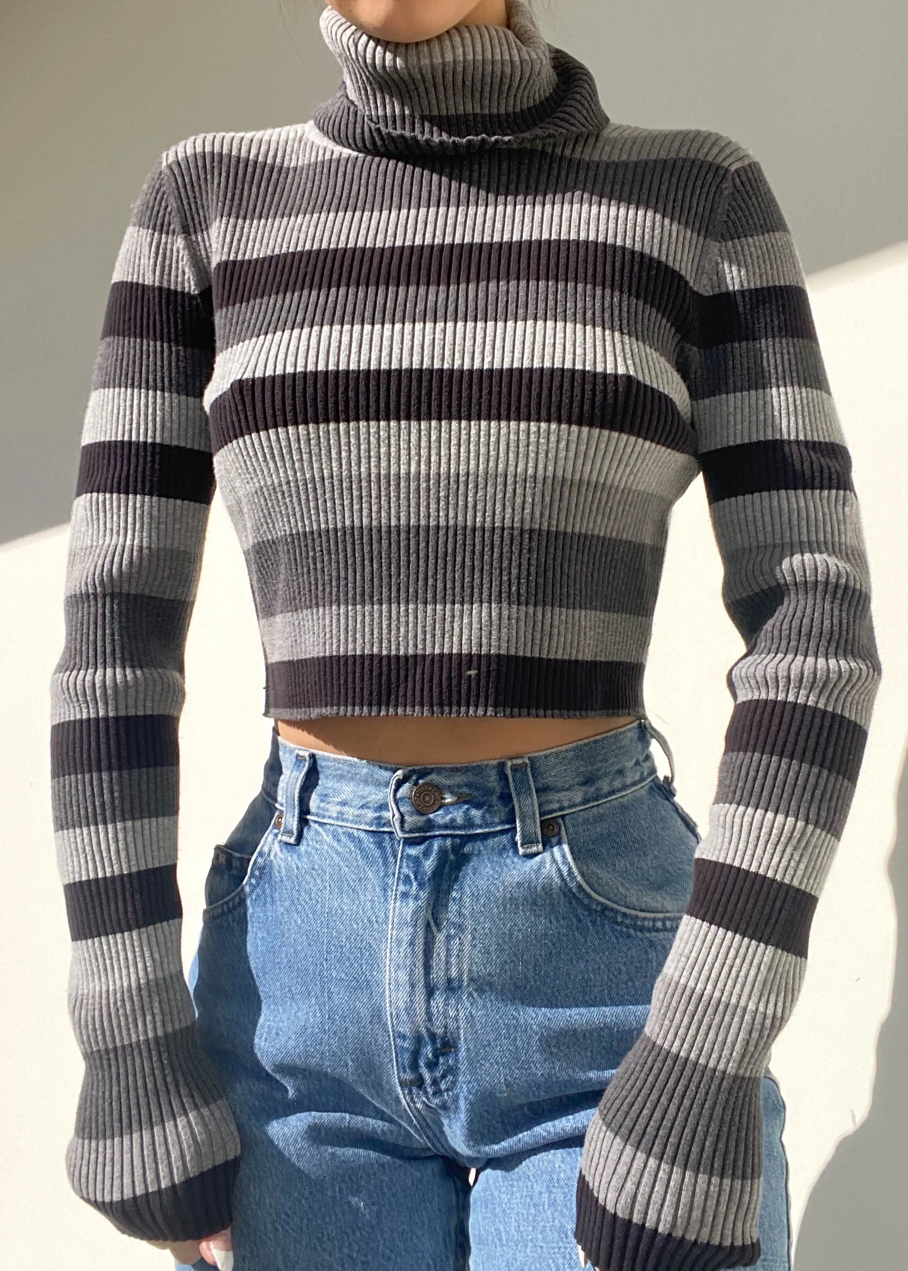 90's Grayscale Striped Turtleneck (M)