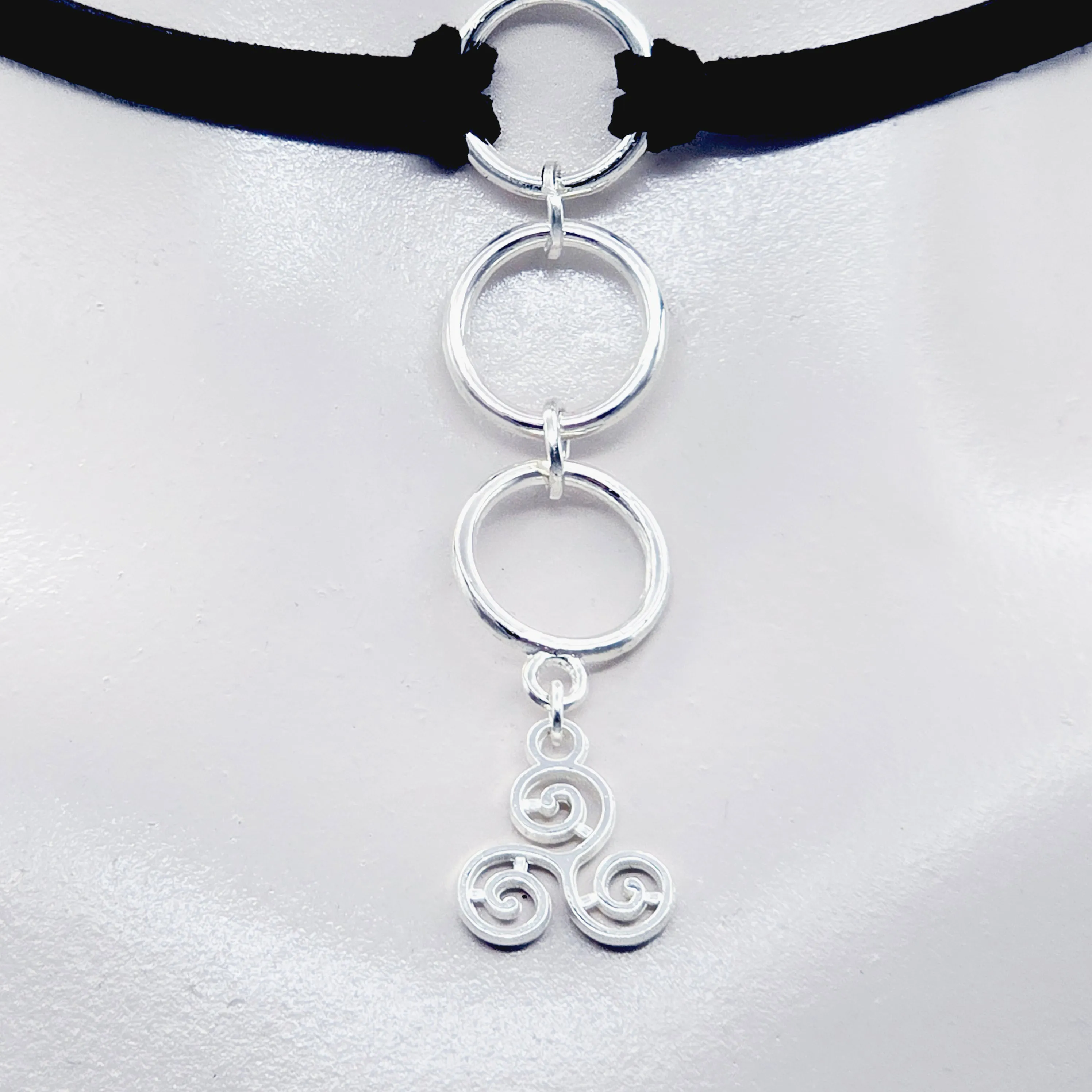 Triskelion Day Collar. Faux Leather Choker Collar, Tri Circle Pendants, and Celtic Triskelion. Discreet Day Collar for BDSM Submissive.