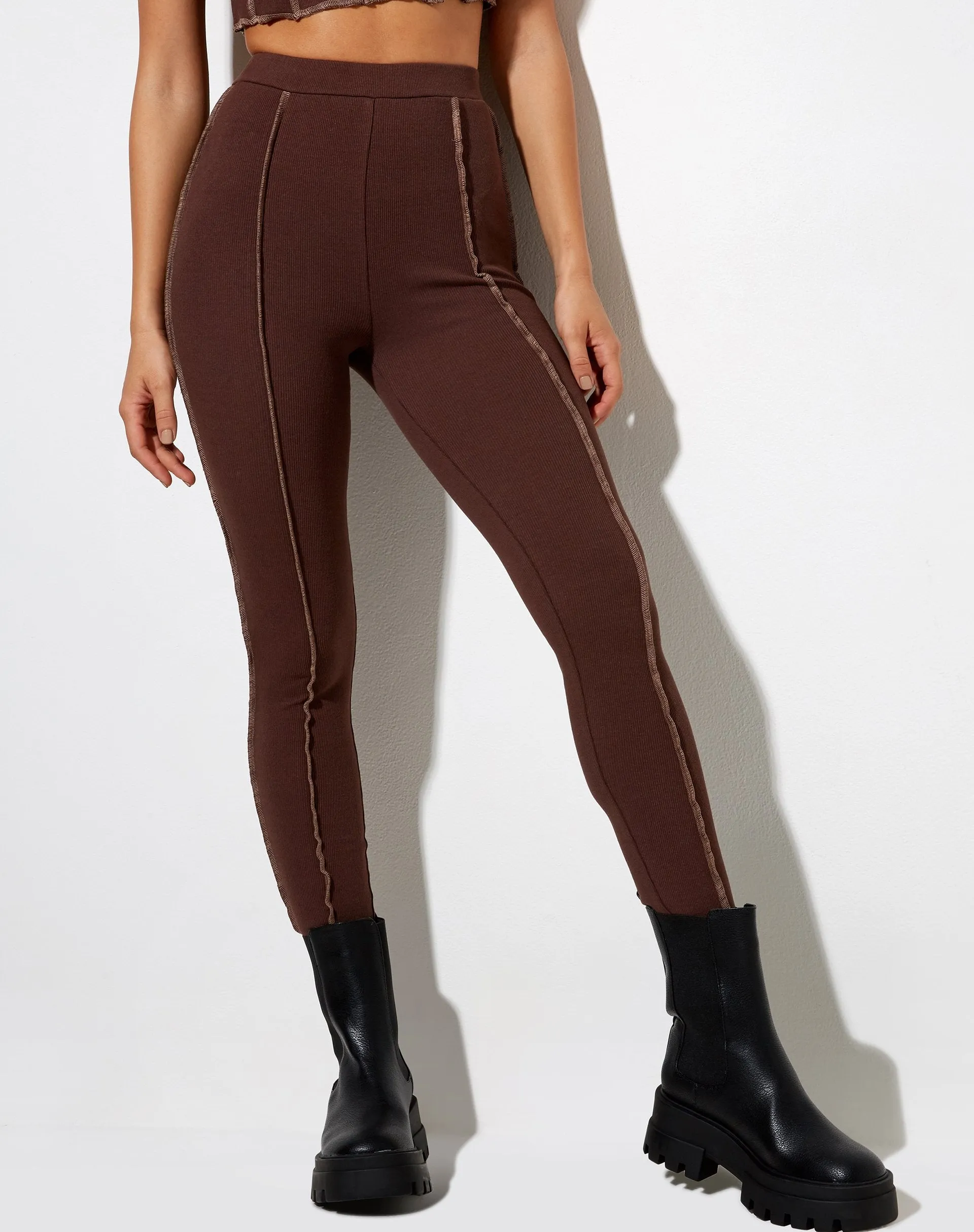 Xario Legging in Deep Mahogany with Lighter Brown Stitch